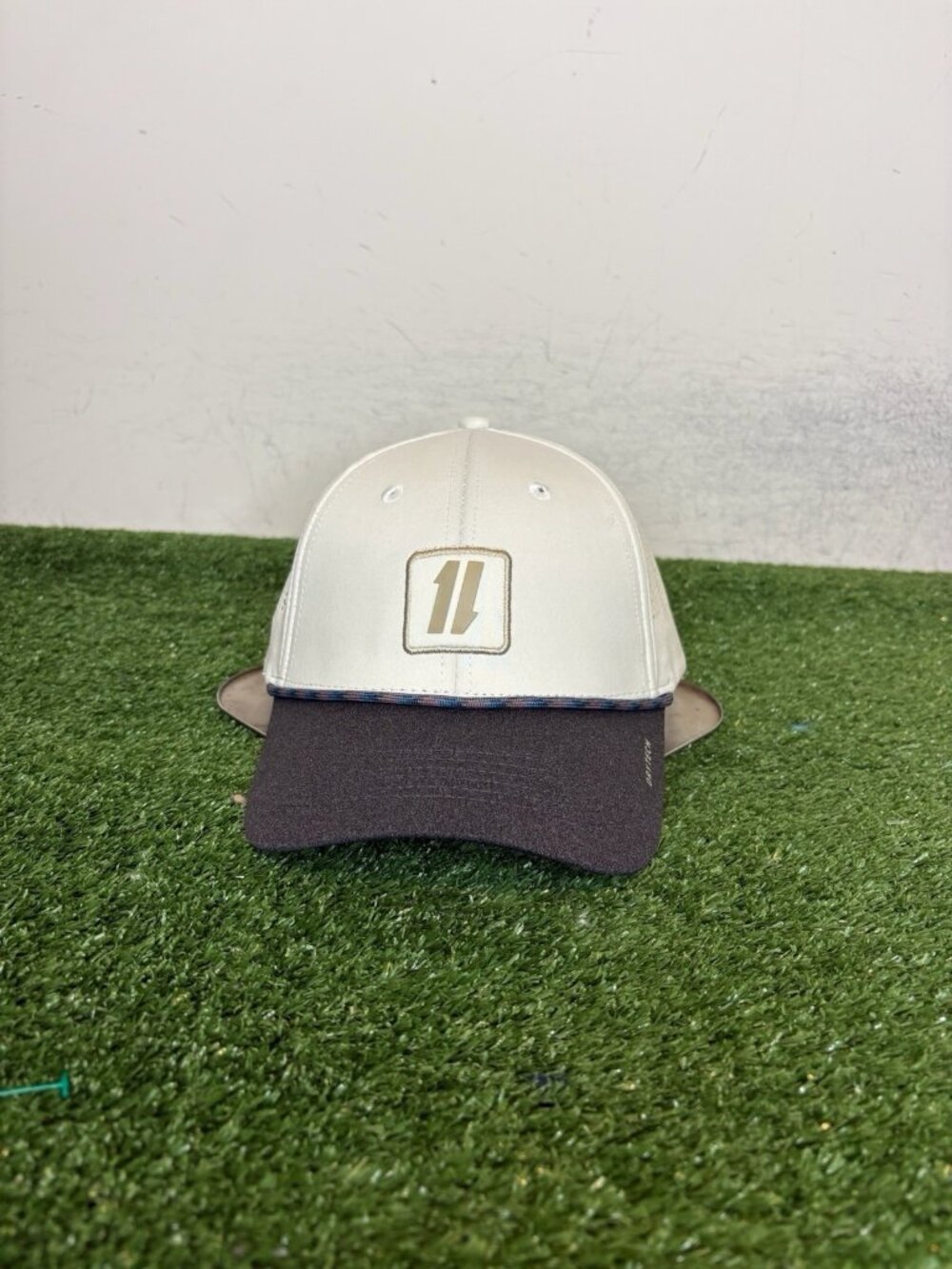 King & Fifth hat cap snap back white gray drytech lighweight breathable mens